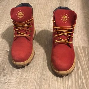 Red Timberland Boot. Size 4 kids.